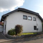 Straßenansicht- Doppelgarage