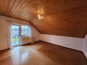 Kinderzimmer m.Zugang Balkon