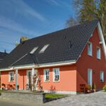 Straßenansicht Stellplätze
