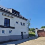 Hofeinfahrt Garage u. Stellplatz